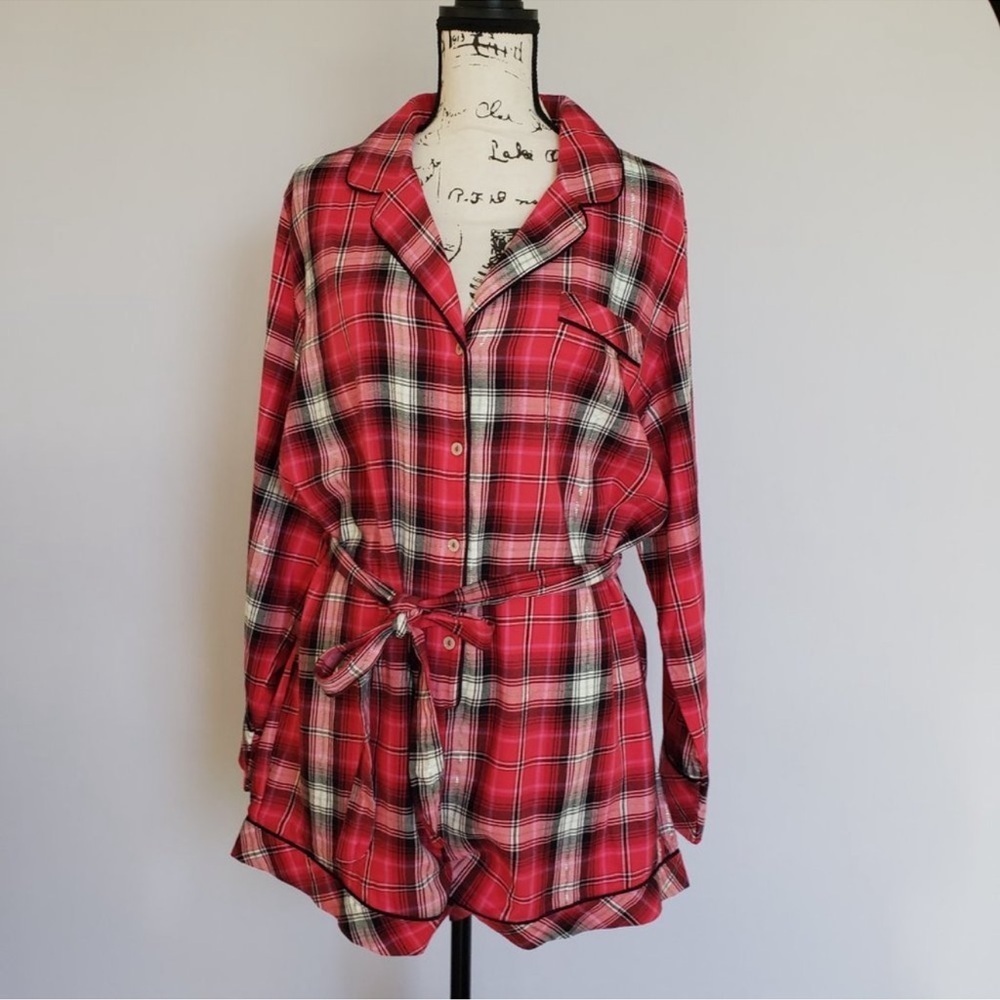 NWOT Victoria's Secret holidays Plaid Romper
Pajamas Loungewear Sz L